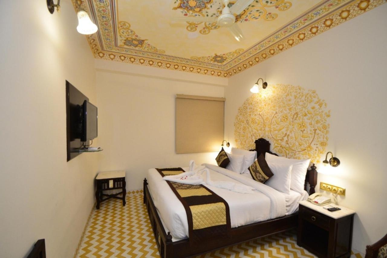 Nirbana Palace - A Heritage Hotel And Spa Jaipur Exterior foto