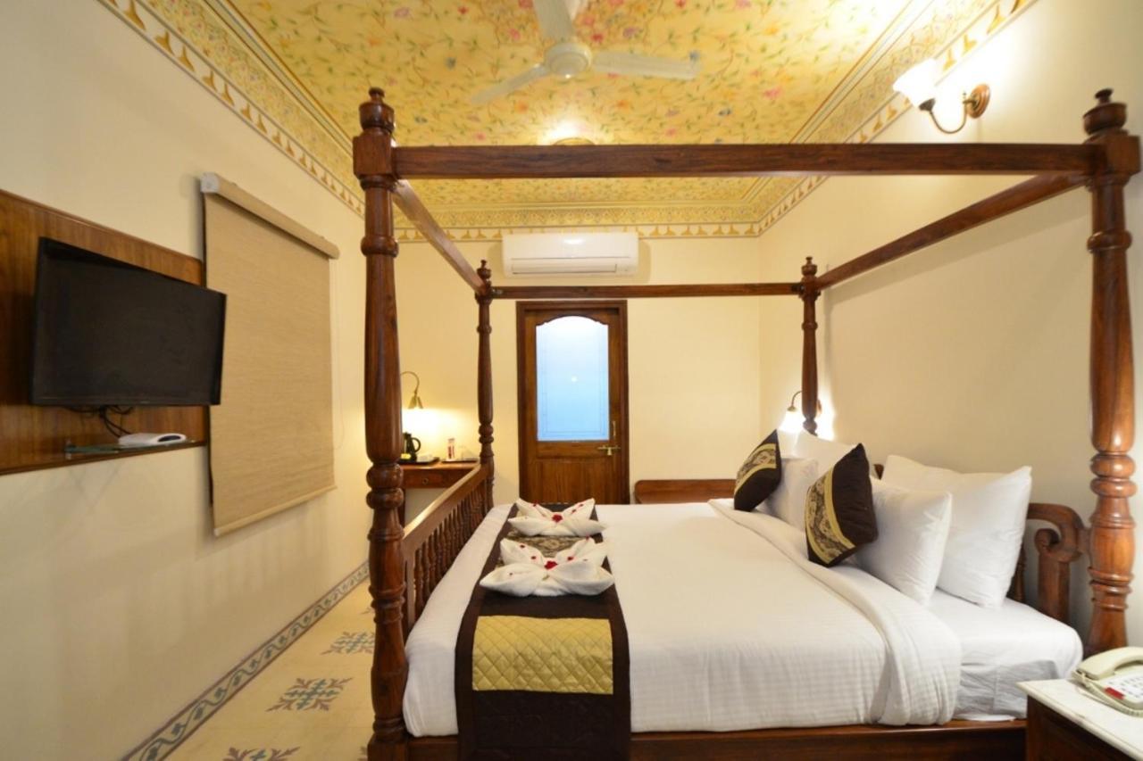 Nirbana Palace - A Heritage Hotel And Spa Jaipur Exterior foto