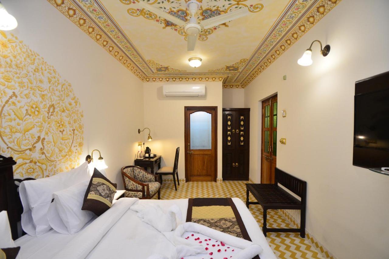 Nirbana Palace - A Heritage Hotel And Spa Jaipur Exterior foto
